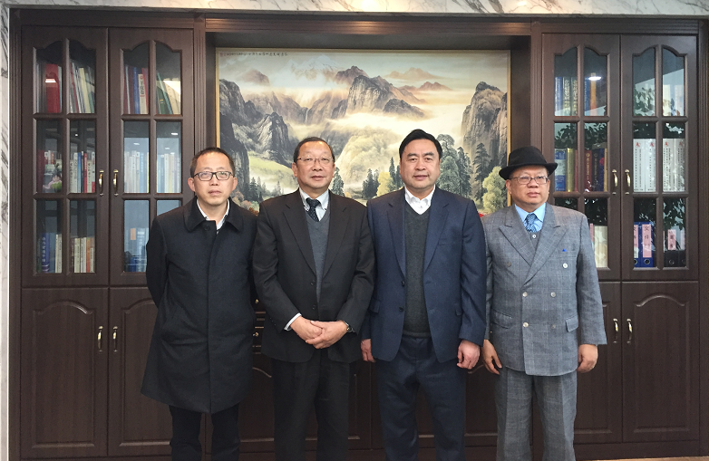 趙振元和陳宗欣教授、蛯子晴夫總經(jīng)理、愛德中創(chuàng)公司鄒克總經(jīng)理親切合影.png