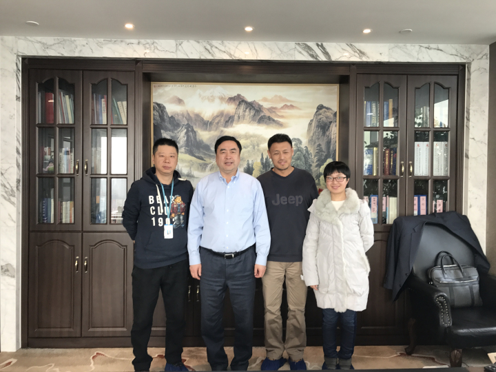 6-趙振元同志和新疆分院張松濤、總包公司房弢、潘柯樾親切合影.jpg