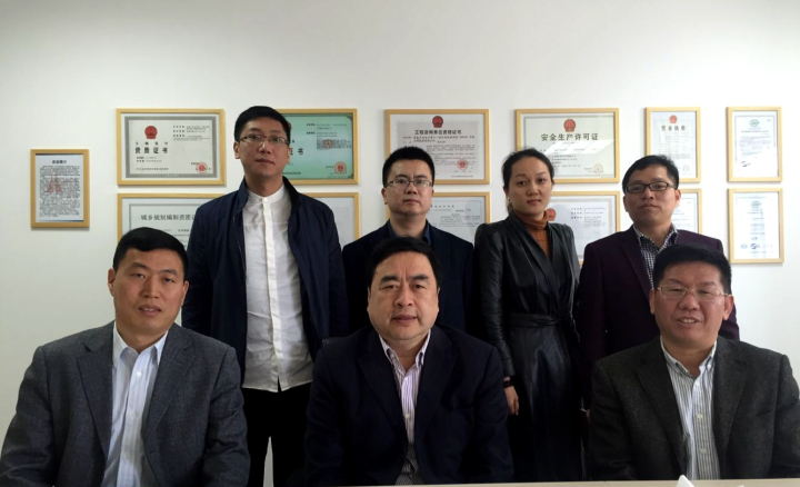 3-趙振元同志與南通分院周安舉、賀奎田、趙宇、郭明偉、于海燕、唐鋒等同志親切合影.jpg
