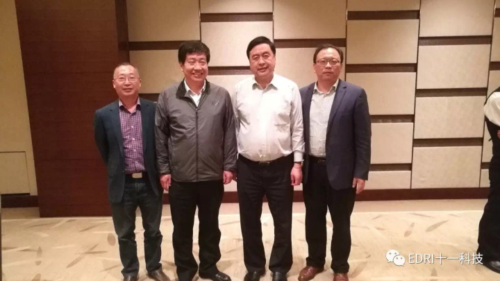3-趙振元同志與劉濟(jì)東、樊后檐、王明云同志親切合影.jpg